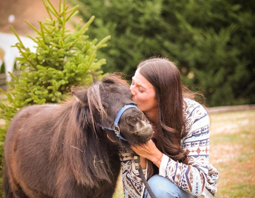 fran pony kiss wide